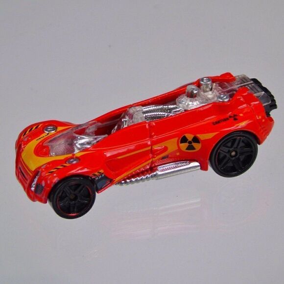 Hot Wheels Gearonimo Orange Yellow Track Stunts Diecast Car Mattel 2011 - Picture 1 of 9